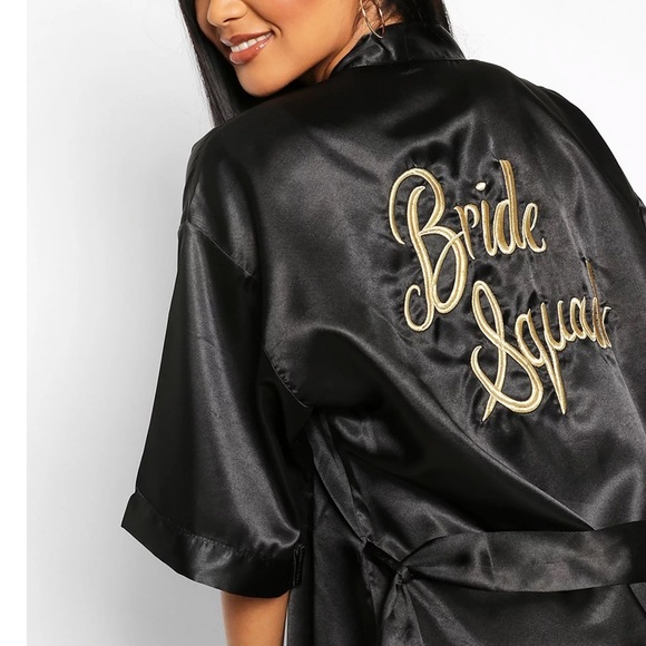 'Bride Squad' Metallic Embroidered Robe - Picture 2 of 4